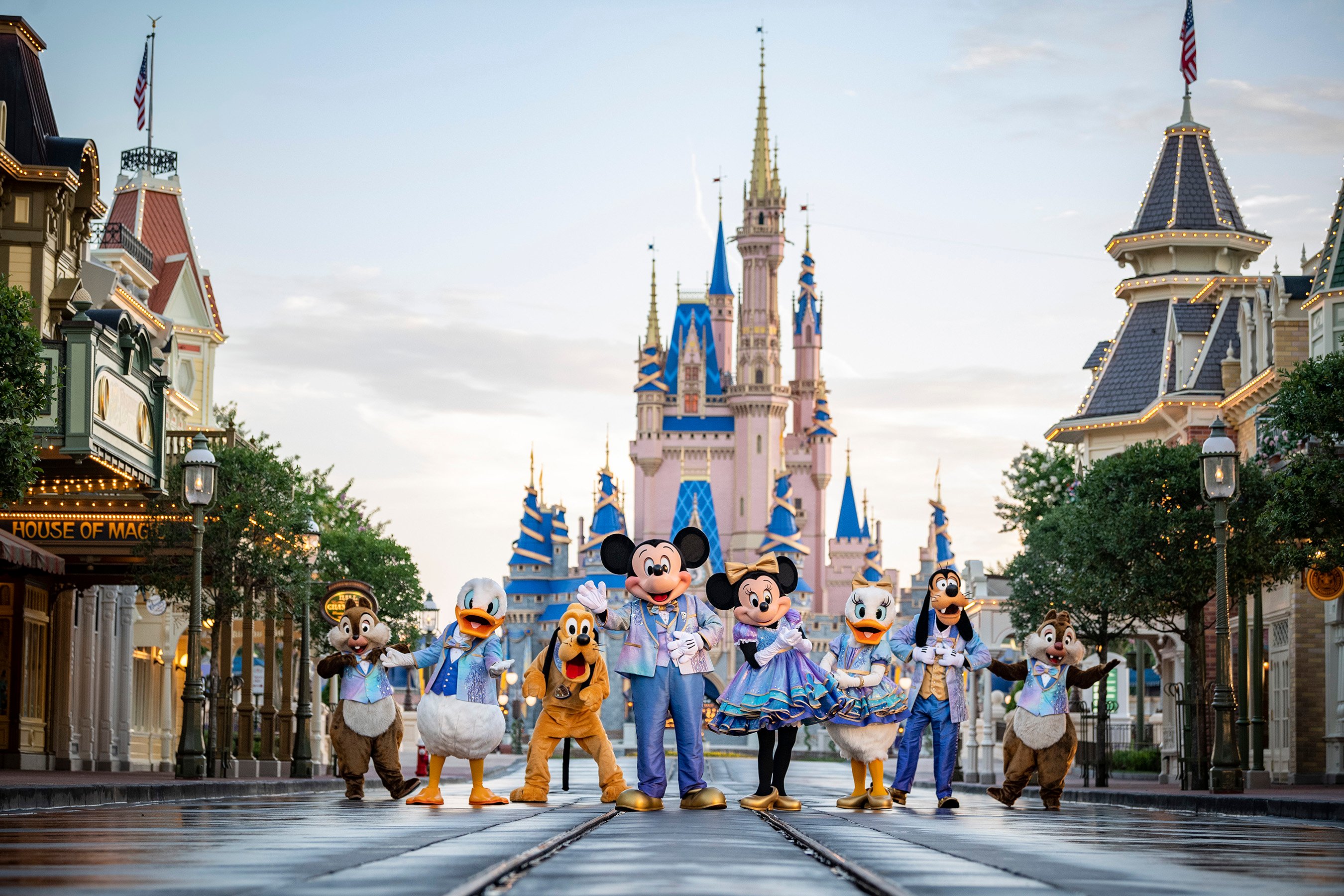 https://www.nerdwallet.com/assets/blog/wp-content/uploads/2019/01/61c4c536713f9-WDW-50-Character-Fashions-1.jpg