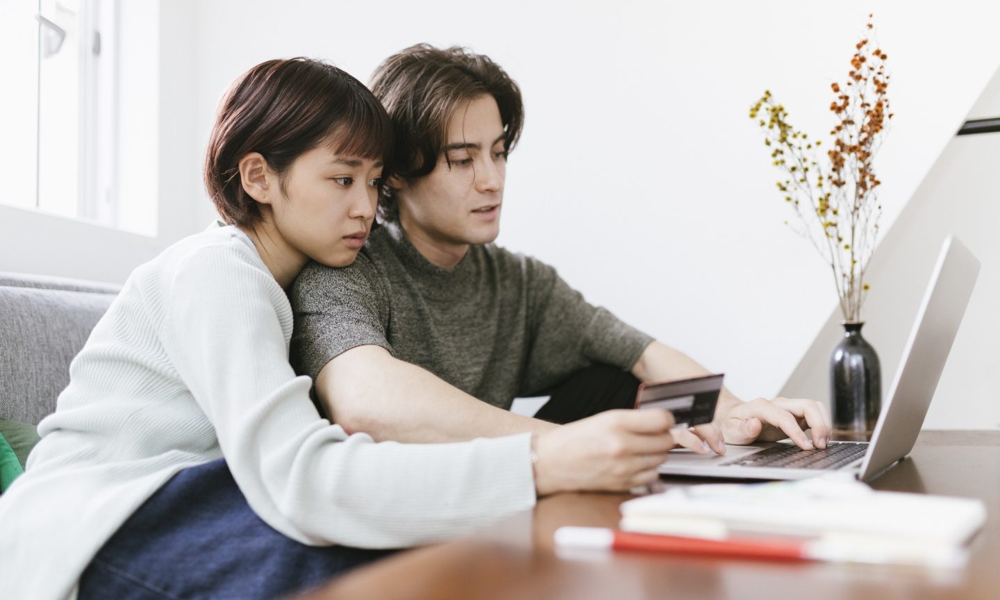 What To Consider When It Comes To Your Credit Card Bill Payments 