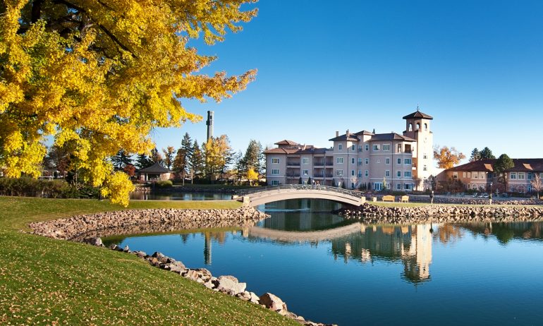 Hotels to see the fall leaves