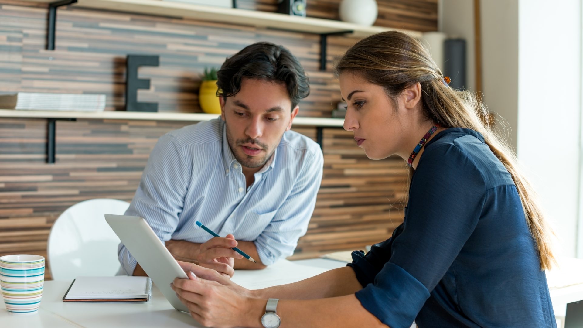 Accepting Bitcoin at Your Business: Pros, Cons and How to Get Started -  NerdWallet