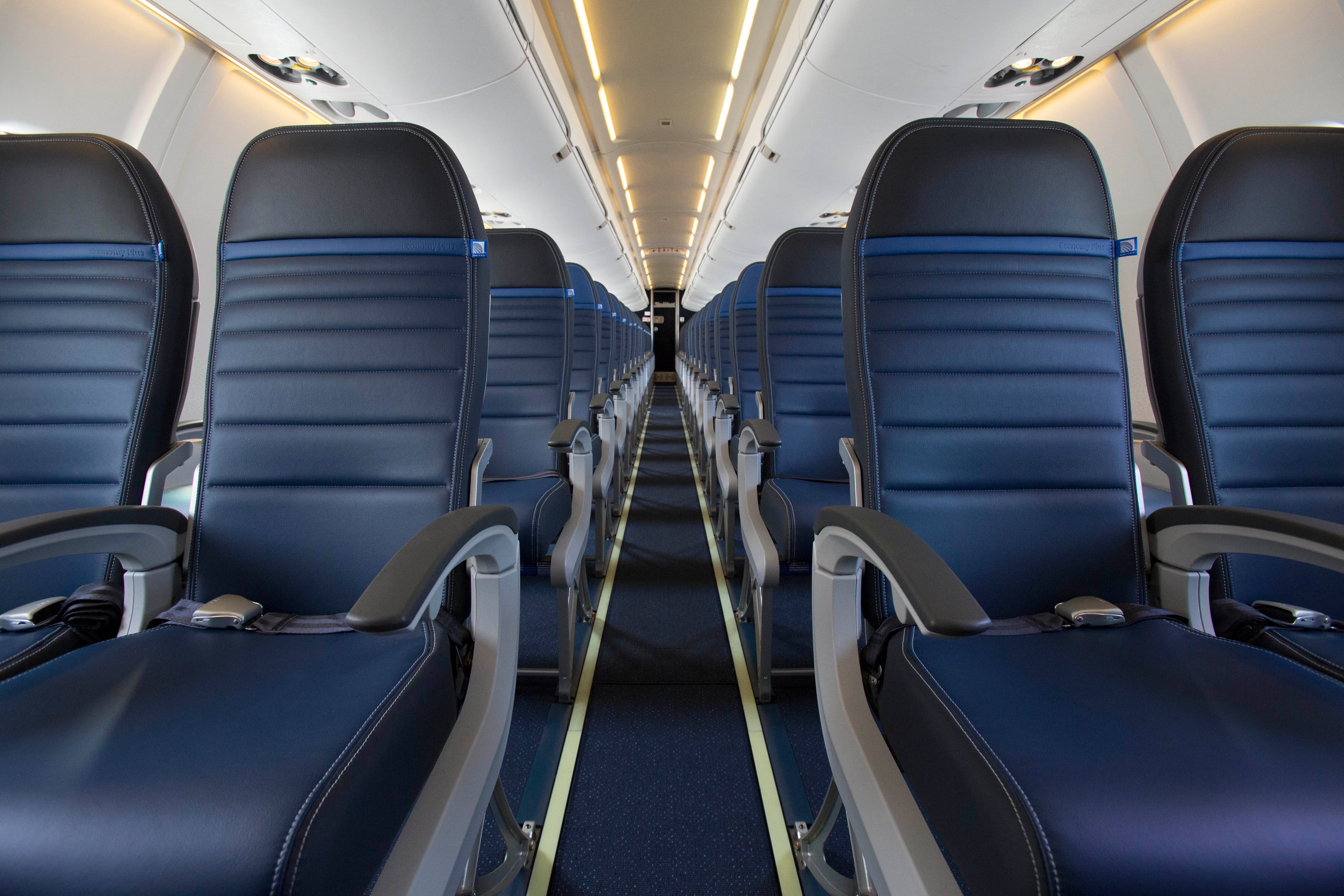 What to Look for in Airline Seat Reviews - NerdWallet