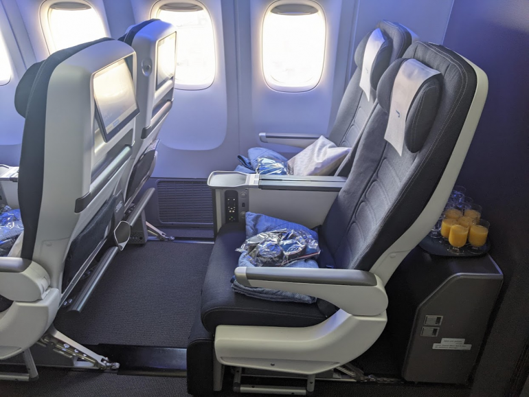 ba dreamliner world traveller plus