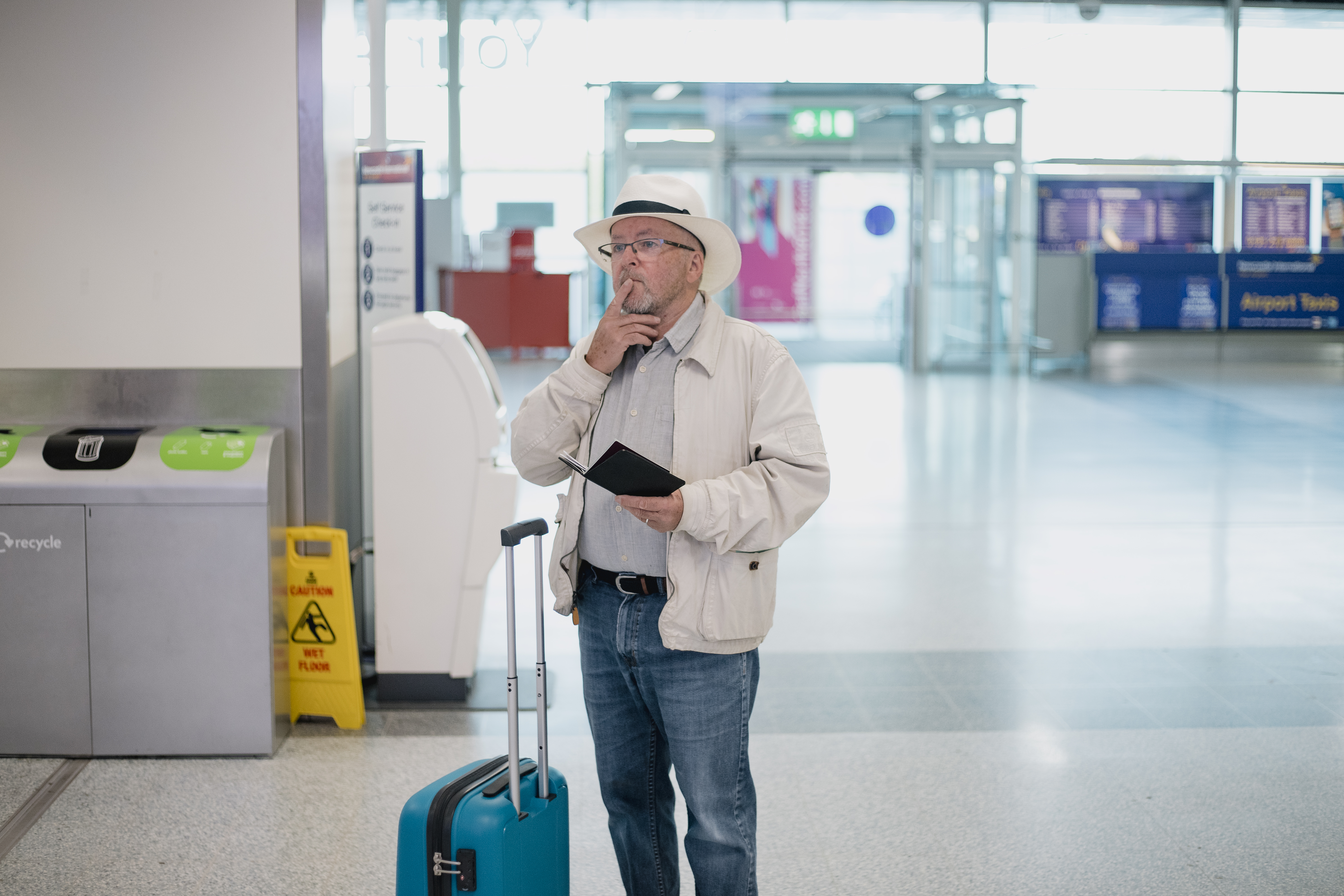 What Cards Get You Into United Polaris Lounge? - NerdWallet
