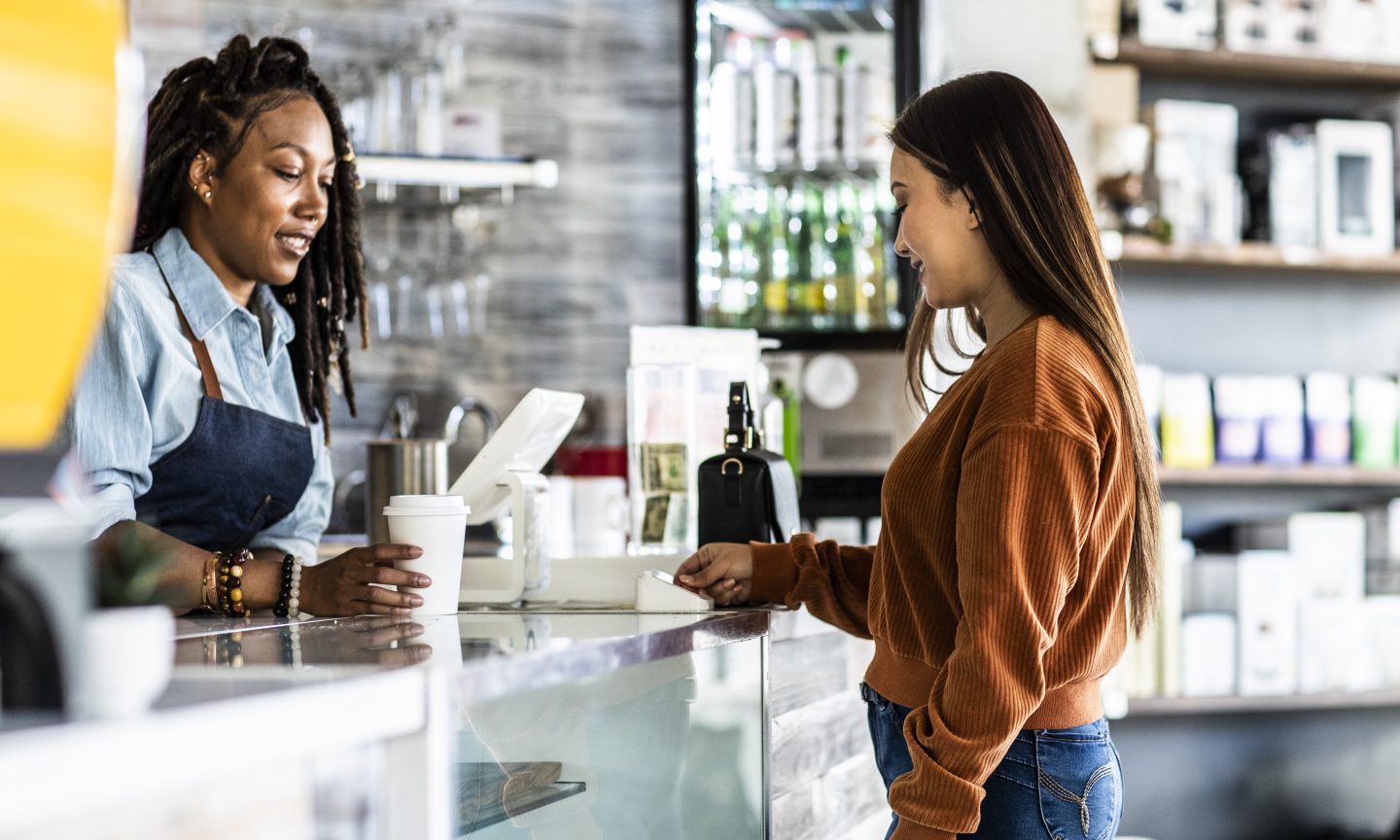 5 Things to Know About the Saks Credit Card