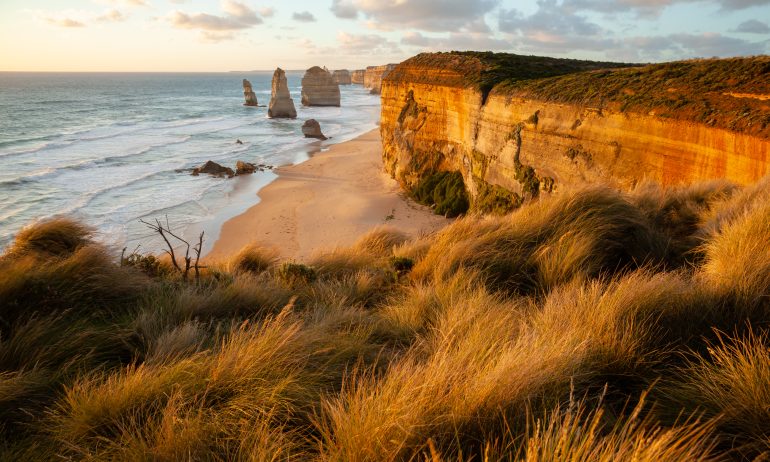 how to book cheap flights to australia to see the 12 apostles