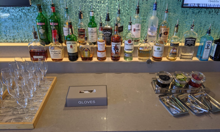 liquor options in flagship lounge