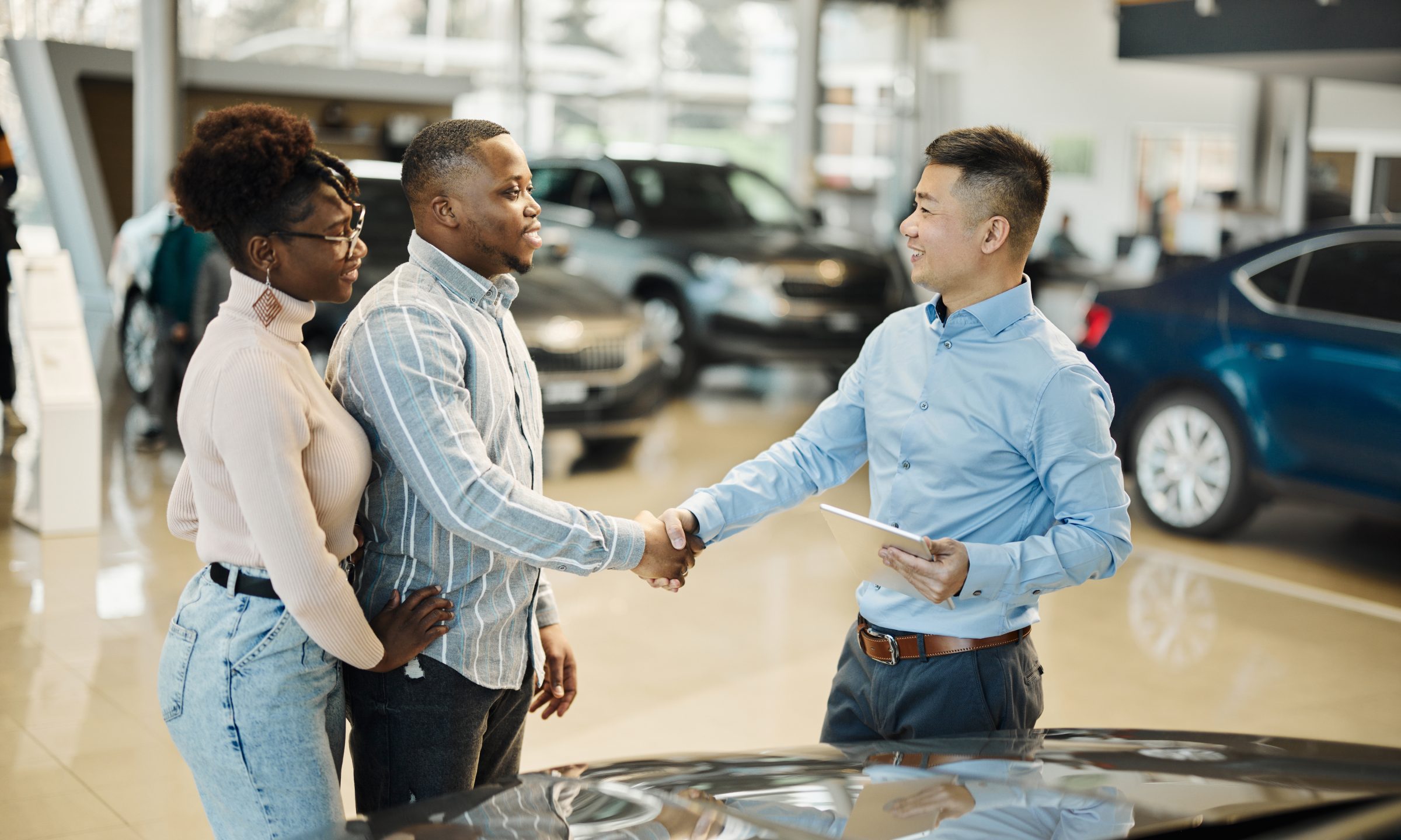 Pros and cons of 'buy here, pay here' dealerships