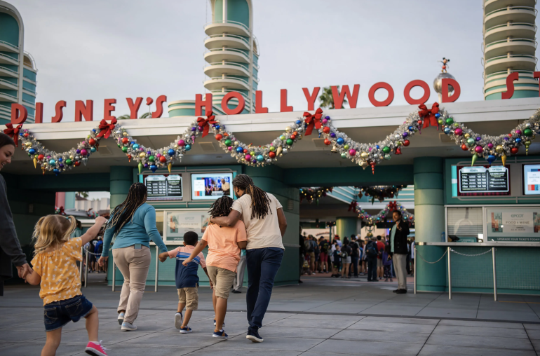 5 Theme Parks Cheaper Than Disney - NerdWallet