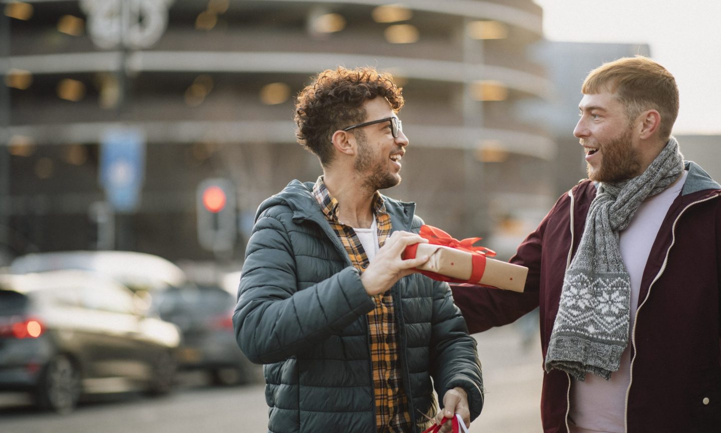 5 preguntas que debe hacerse antes de comprar ahora y pagar más tarde en las fiestas de fin de año – NerdWallet