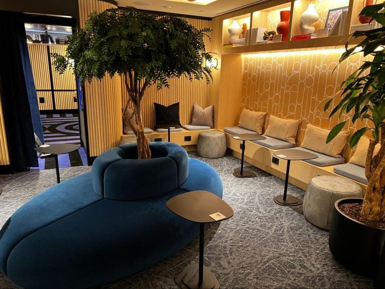 chase travel lounge locations