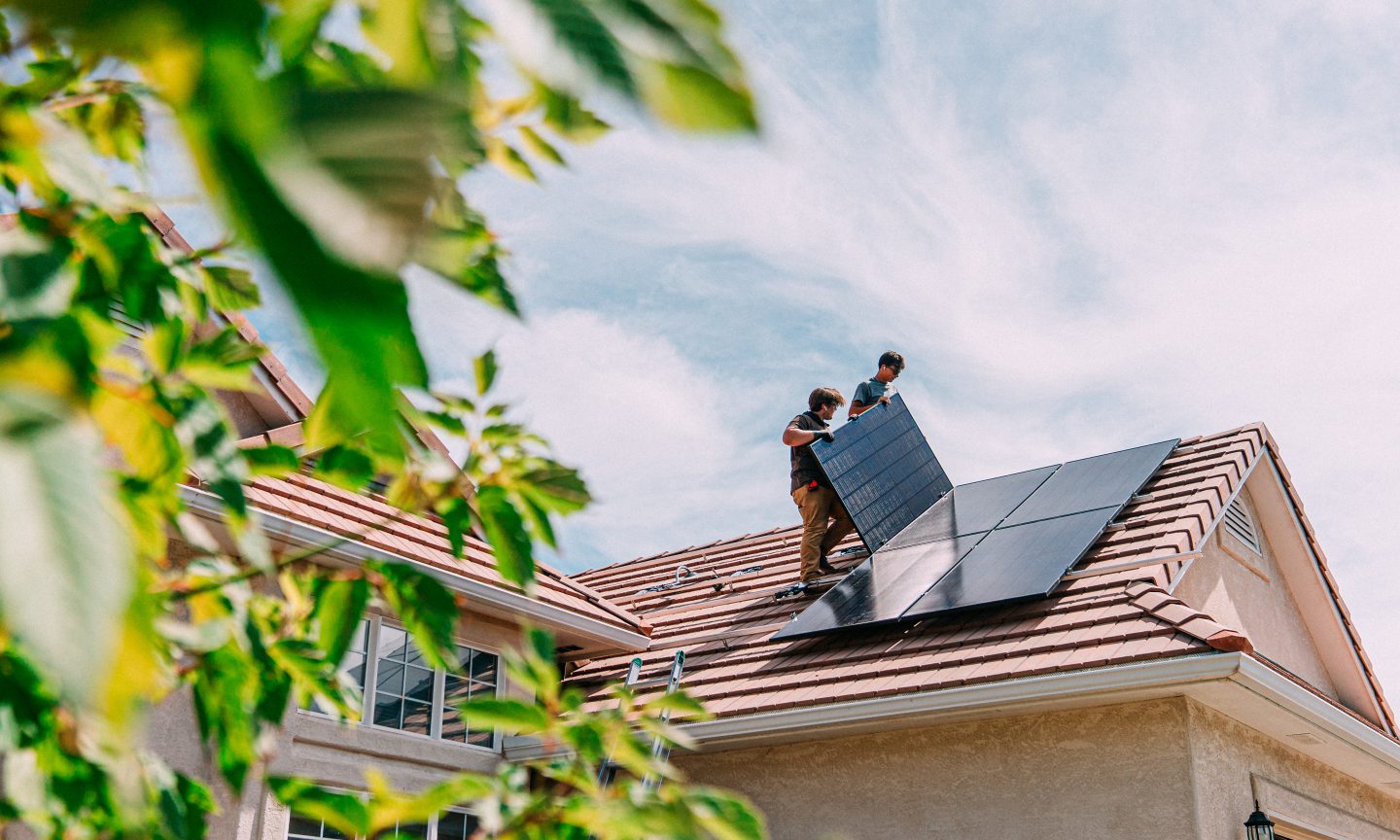 Pros and Cons of Solar Panels: Worth It or Not? Pros and Cons of Solar Panels: Worth It or Not?