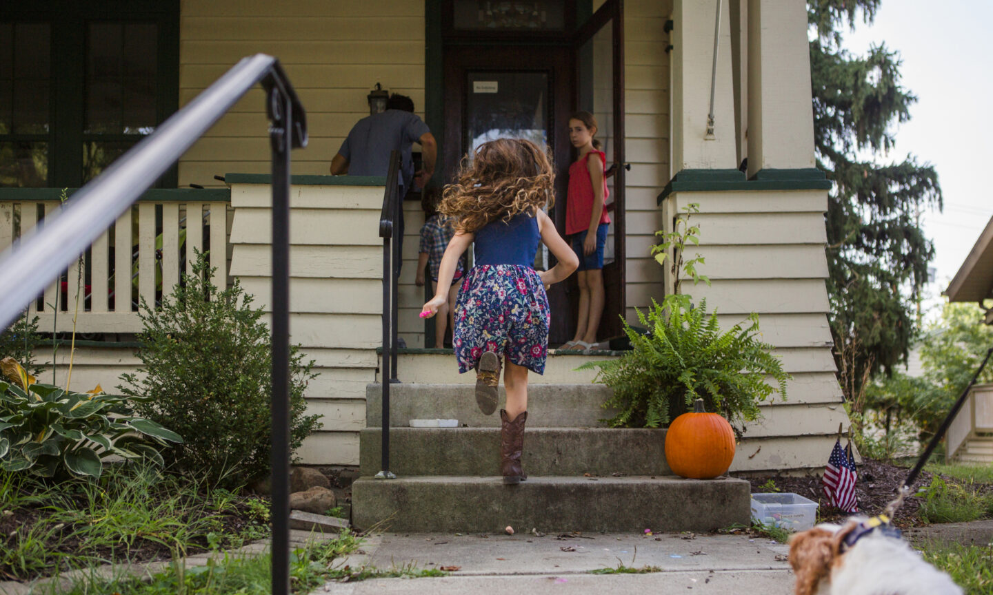 Weekly Mortgage Rates Drop; Time to Knock on the Refinancing Door?