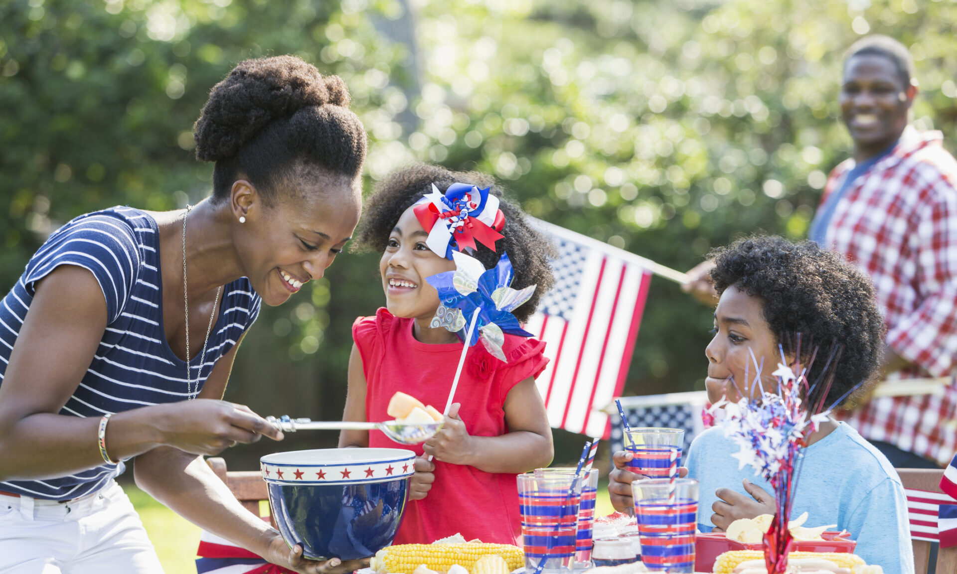 15 Places With Memorial Day Sales (or Freebies) 15 Places With Memorial Day Sales (or Freebies)