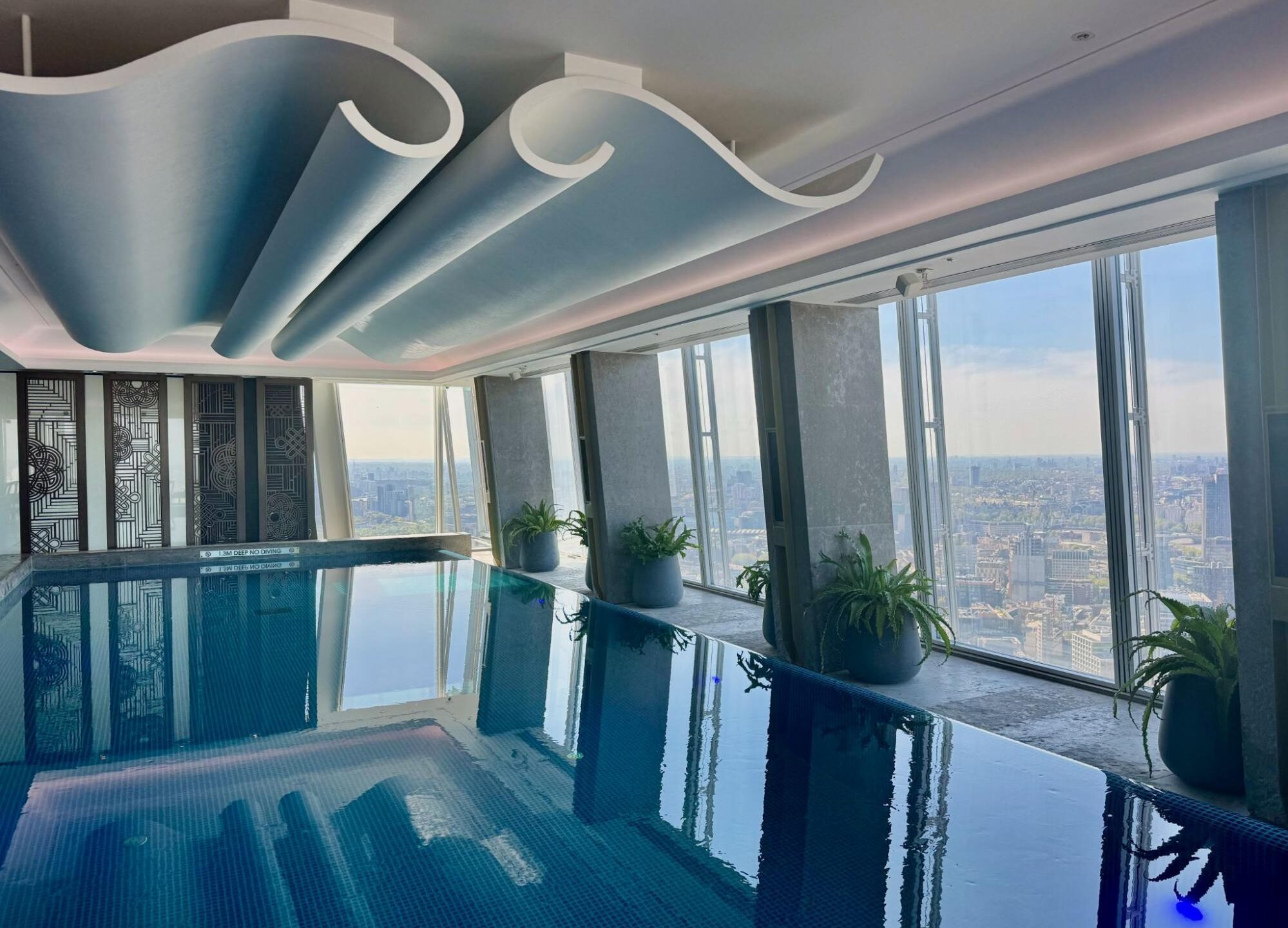 MoneyWireDaily — Shangri-La The Shard, London: A Sky-High Splurge
