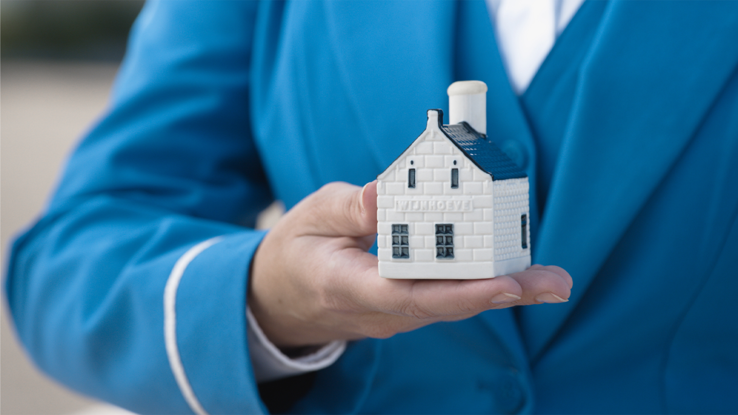 MoneyWireDaily — KLM Unveils New Delft House And Starlink Wi-Fi