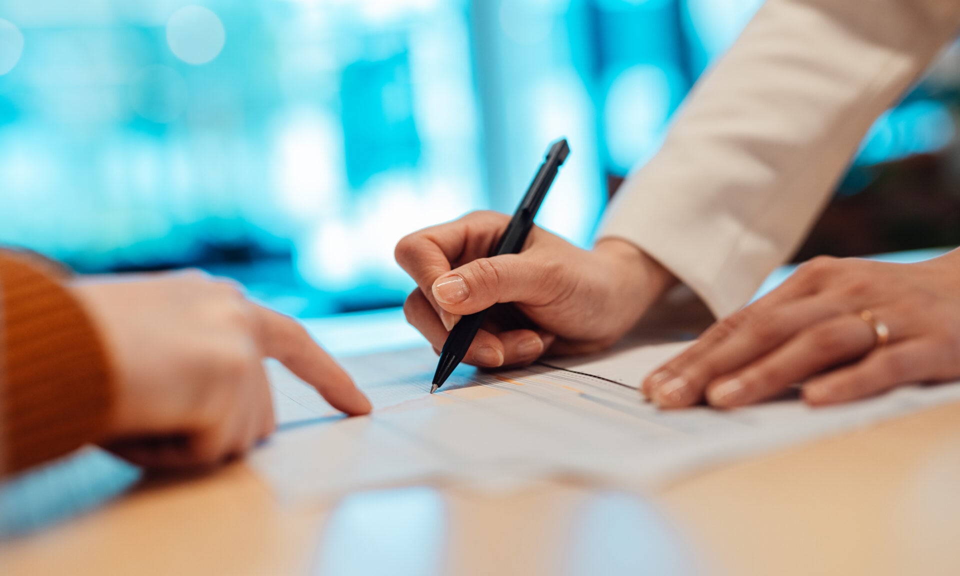MoneyWireDaily — Refinancing Student Loans With a Co-Signer: What to Know