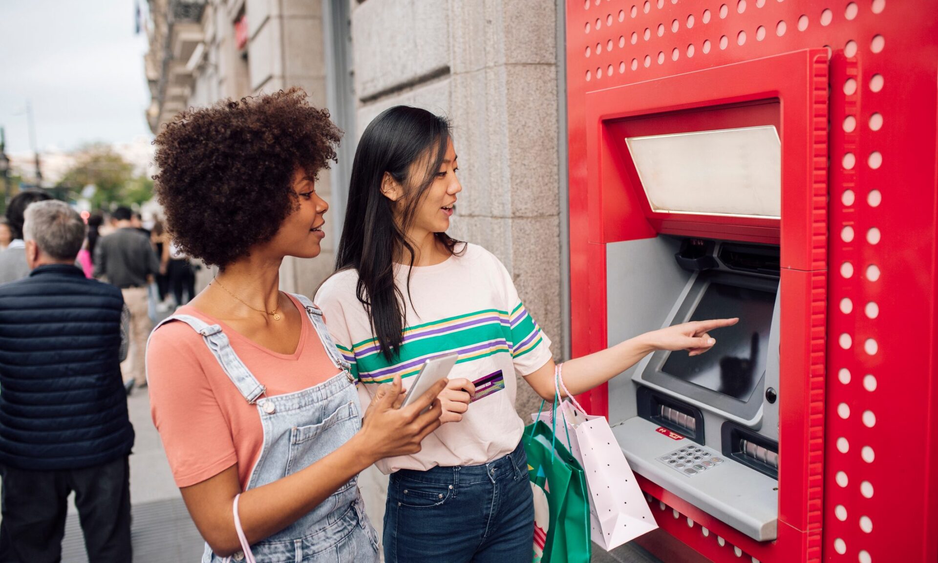 How to use an ATM: Step-by-step guide - NerdWallet Canada