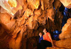 Capricorn Caves Tours