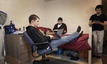 Dorm Costs Have Soared, but Many Freshmen Have No Choice