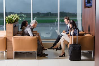 7 Ways to Access American Airlines Admirals Club Lounges