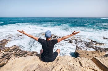 Alaska Airlines vs. American Airlines: Which Is Better for You?