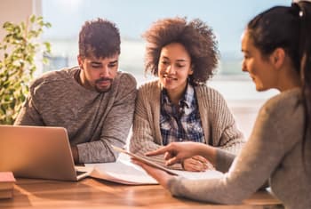 What Does a Real Estate Agent Do?