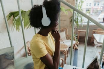 How to Report Your Rent to Credit Bureaus: Rent-Reporting Services Guide