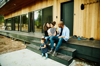 Is it Better to Book Airbnbs in Advance or Last Minute?