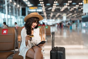 Does AmEx Gold Have Lounge Access?