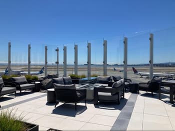 How to Access Air Canada Maple Leaf Lounges