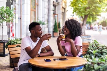 Survey: Most Say Men Should Pay for First Date in Hetero Couples