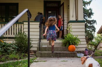 Weekly Mortgage Rates Drop; Time to Knock on the Refinancing Door?