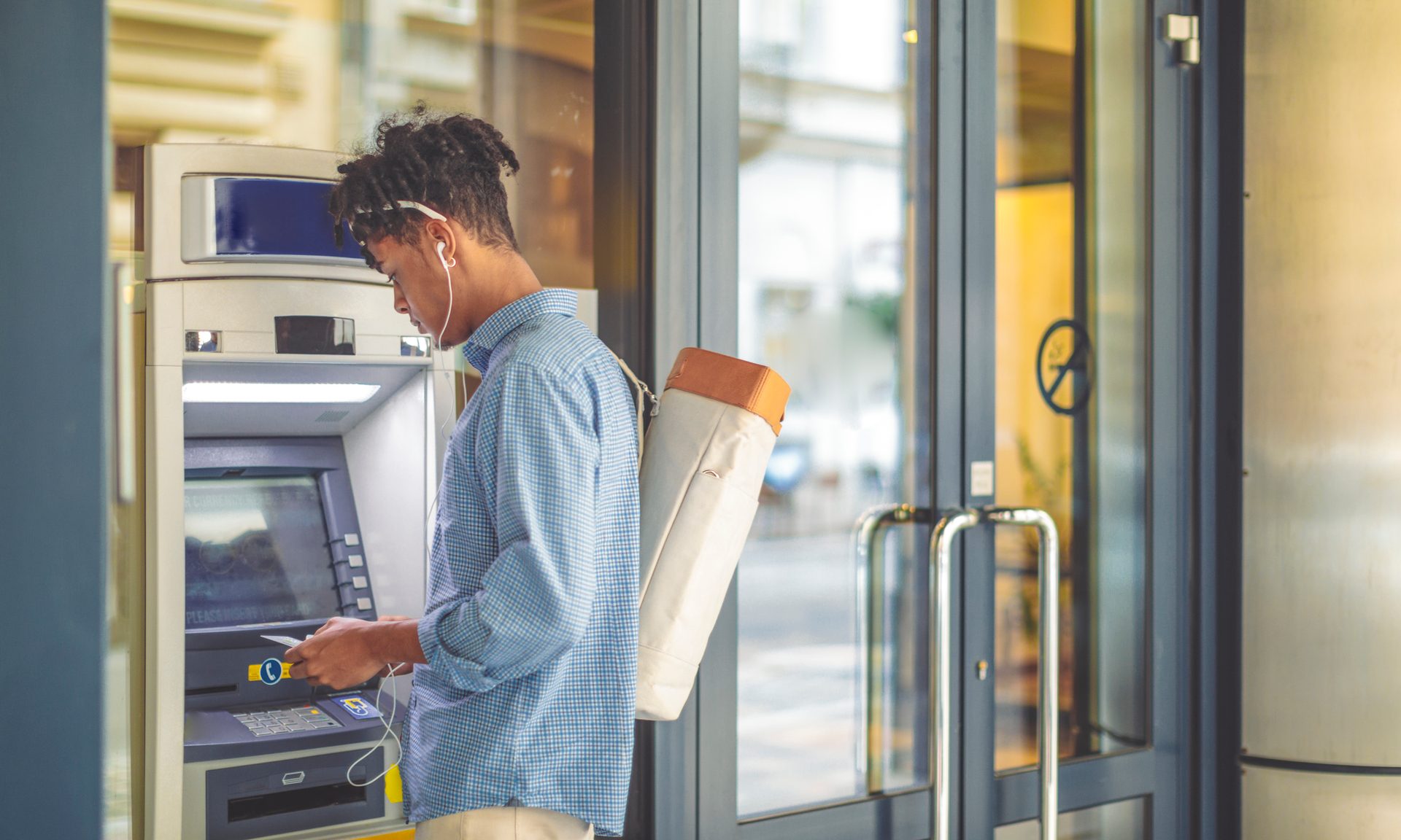 Where to Do a Currency Exchange Without Paying Huge Fees - NerdWallet