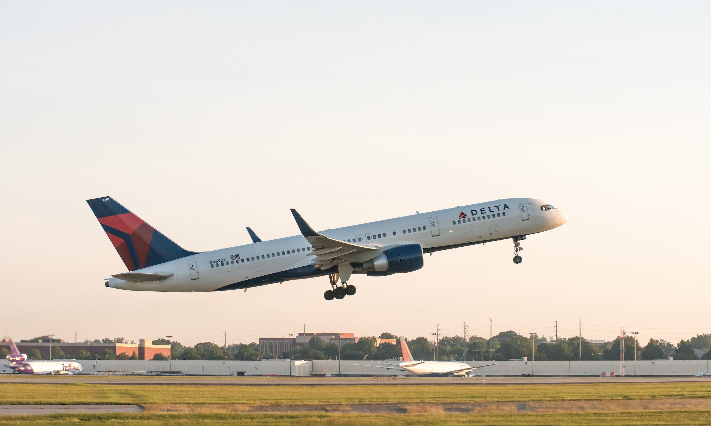 Which Is the Best Delta Credit Card Offer? - NerdWallet