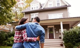 Home Shoppers to Face High Rates, Economy With Resolve