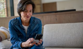 Should You Pay Your Cell Phone Bill With a Credit Card?