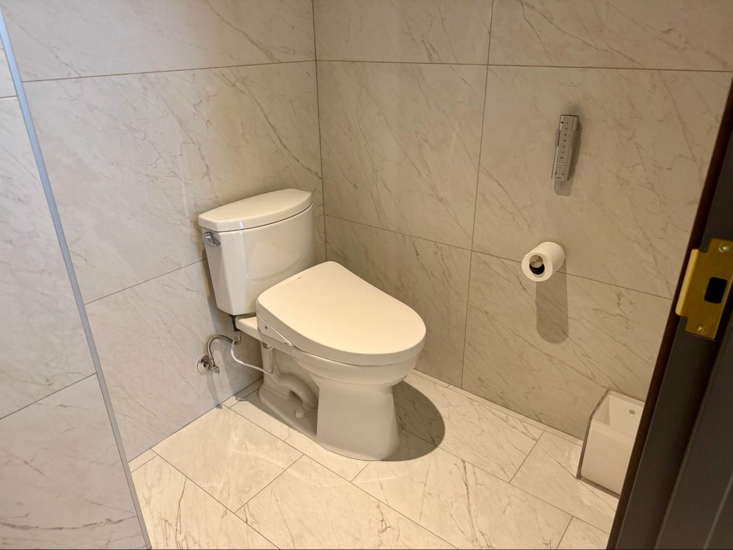 toto Hilton HGV Elara Las Vegas toilet