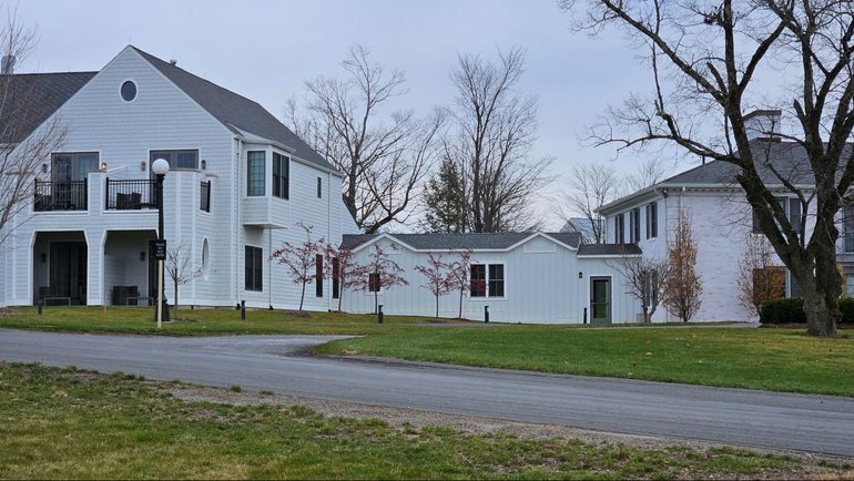 Suburb, Person, Head