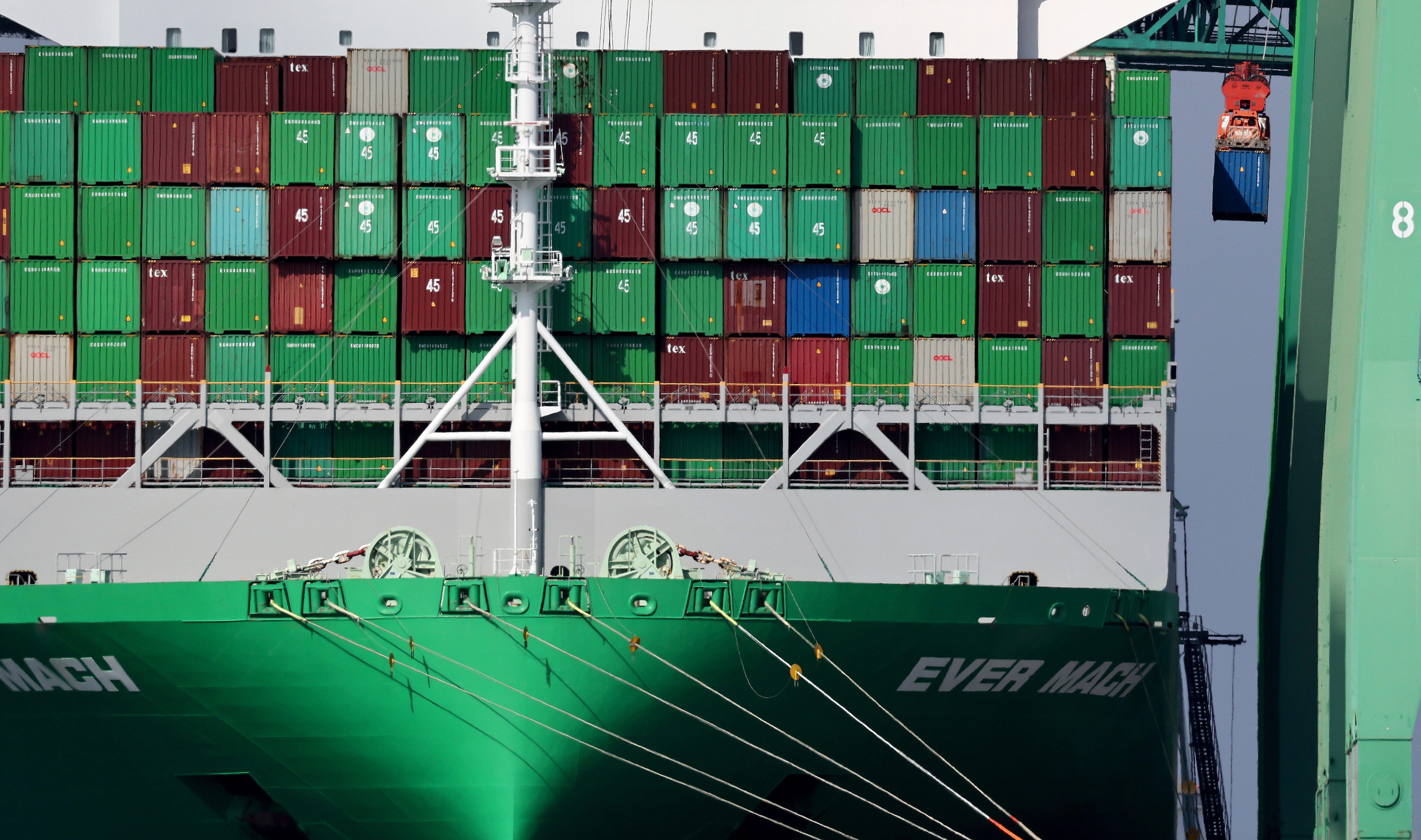 Trump Declares 25% Tariff on Nations ‘Doing Business’ With Iran