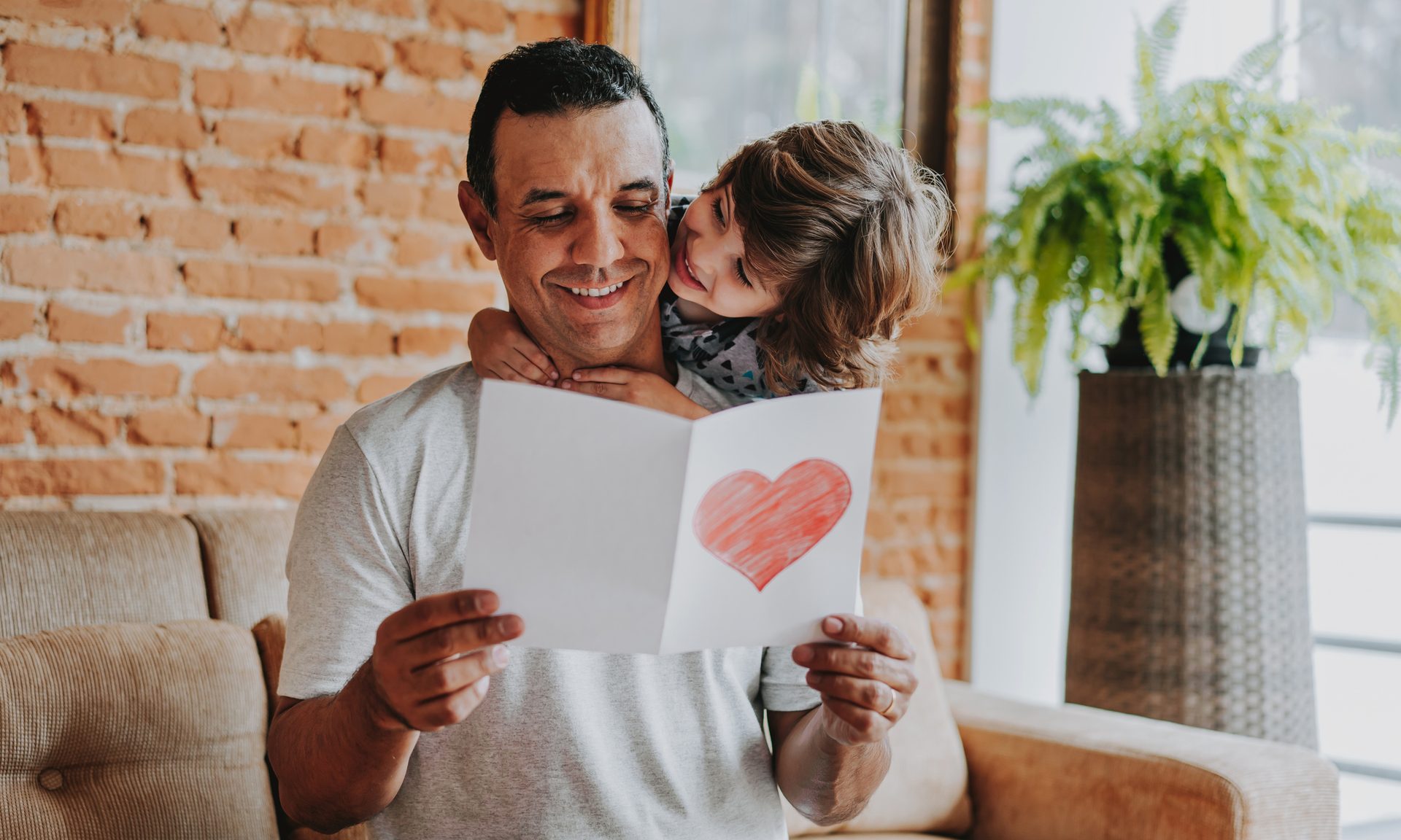 MoneyWireDaily — 10 Places With Cheap (or Free) Father’s Day Deals