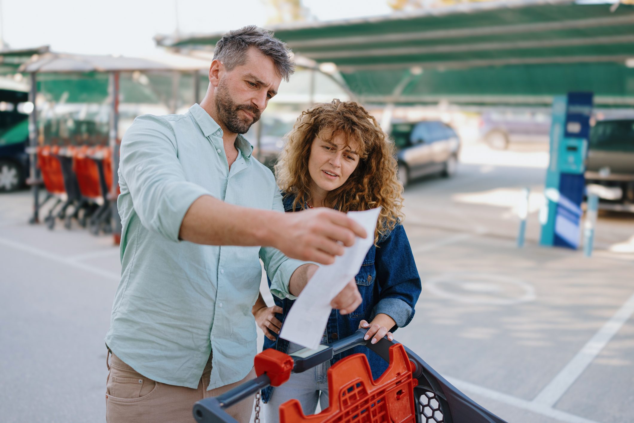 MoneyWireDaily — Study: People are Tracking Spending More Closely — Should You?