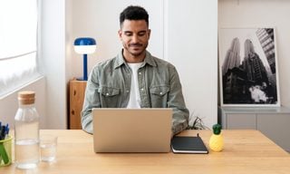 Data: Americans Are Using Chatbots for Financial Advice. Risky or Rewarding?