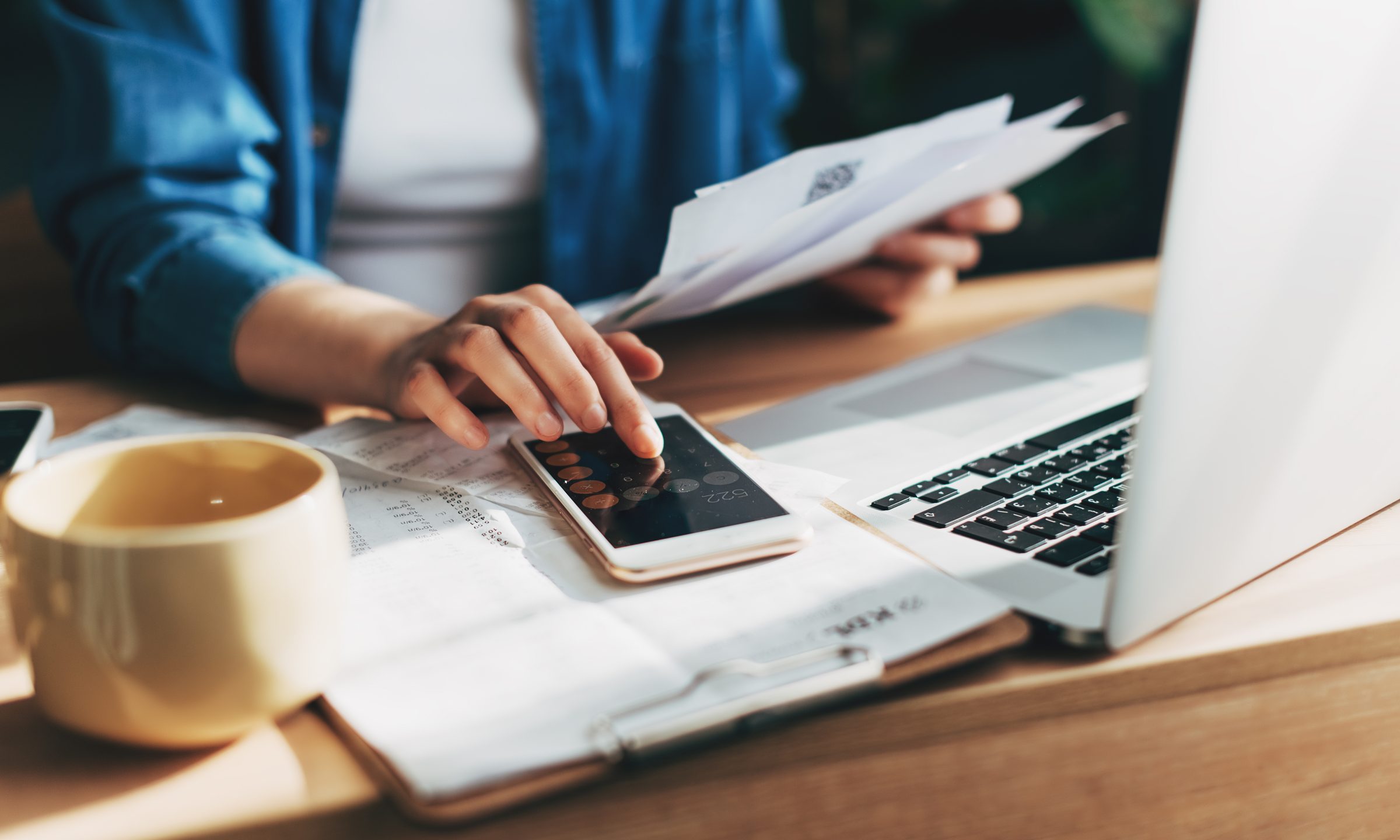 MoneyWireDaily — Asked on Reddit: How Can I Stop Living Paycheck to Paycheck?
