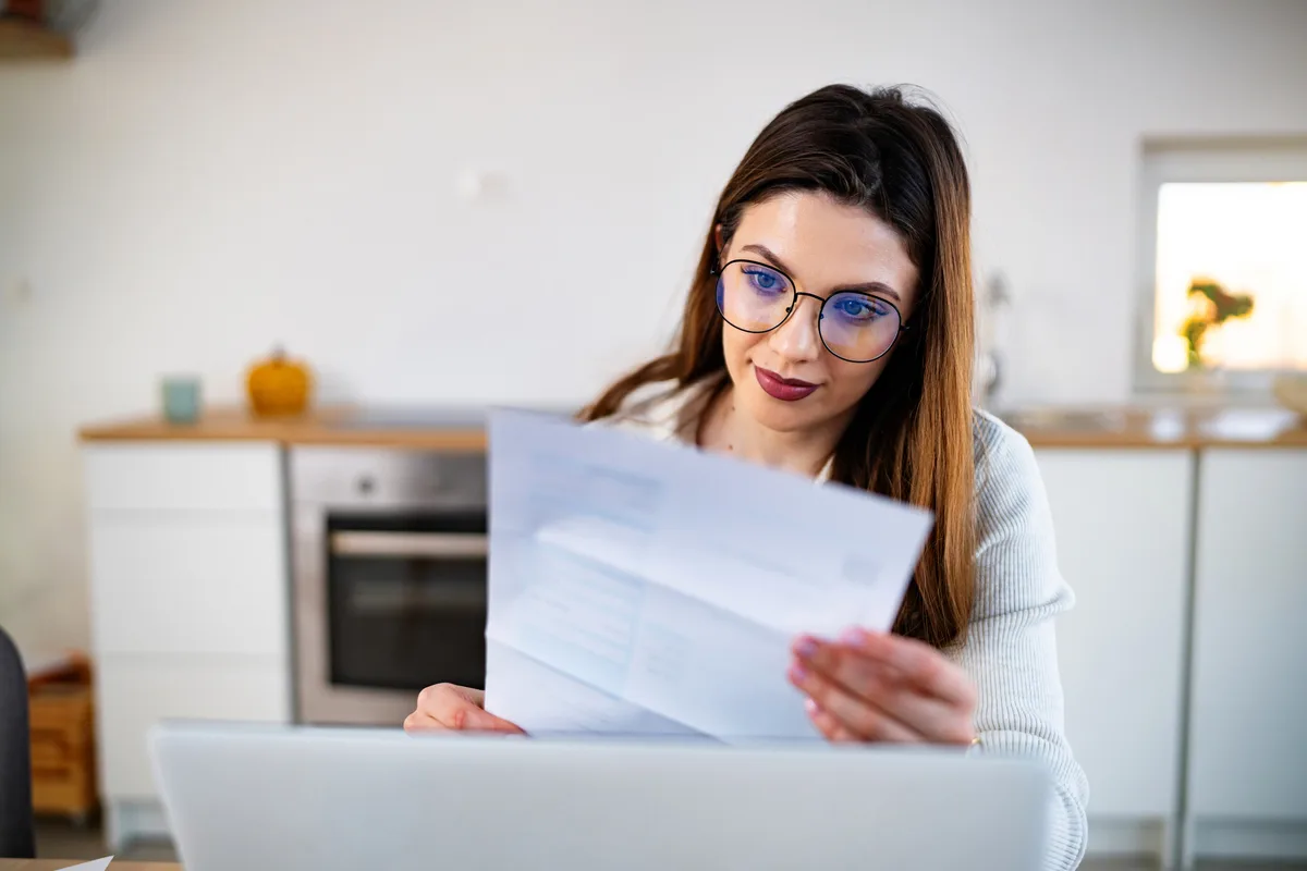 Asked on Reddit: My Bills Are Due Before Payday — What Do I Do?