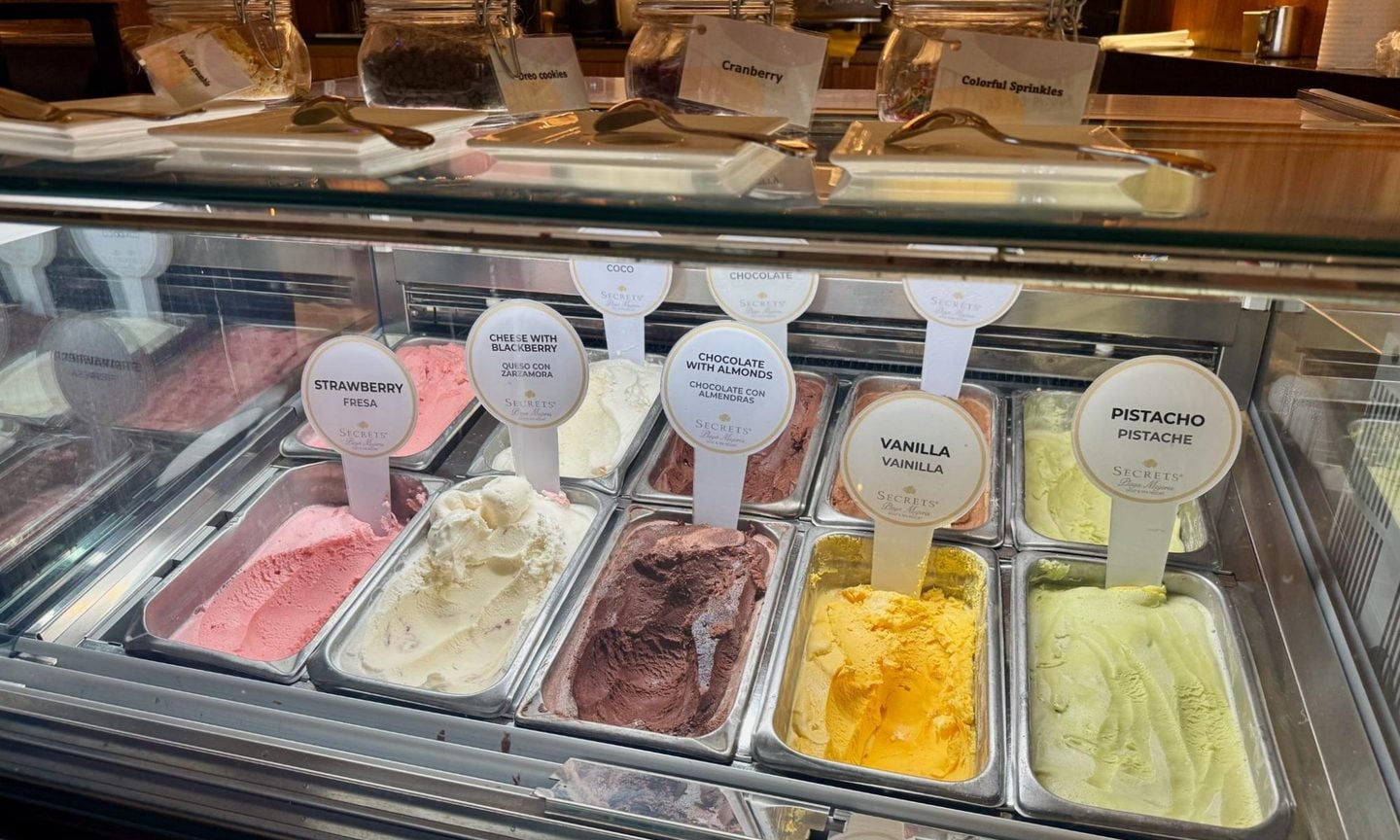 Cream, Dessert, Food