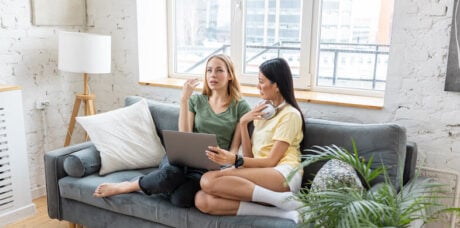 6 Tips for Buying a House With a Friend