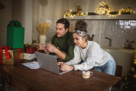 Revealed: The Christmas Money-Saving Tip These Financial Experts All Agree On